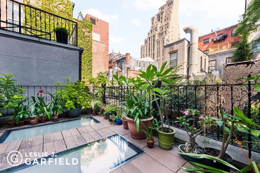 245 West 13th Street - 9beea2ab-055a-44a6-979c-c3bd95a8a0f0 - New York City Townhouse Real Estate