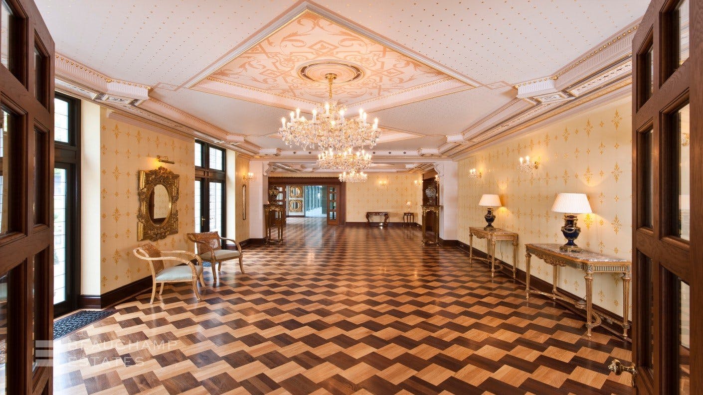 Pinewood House, Oxshott, KT22 - - New York City Townhouse Real Estate