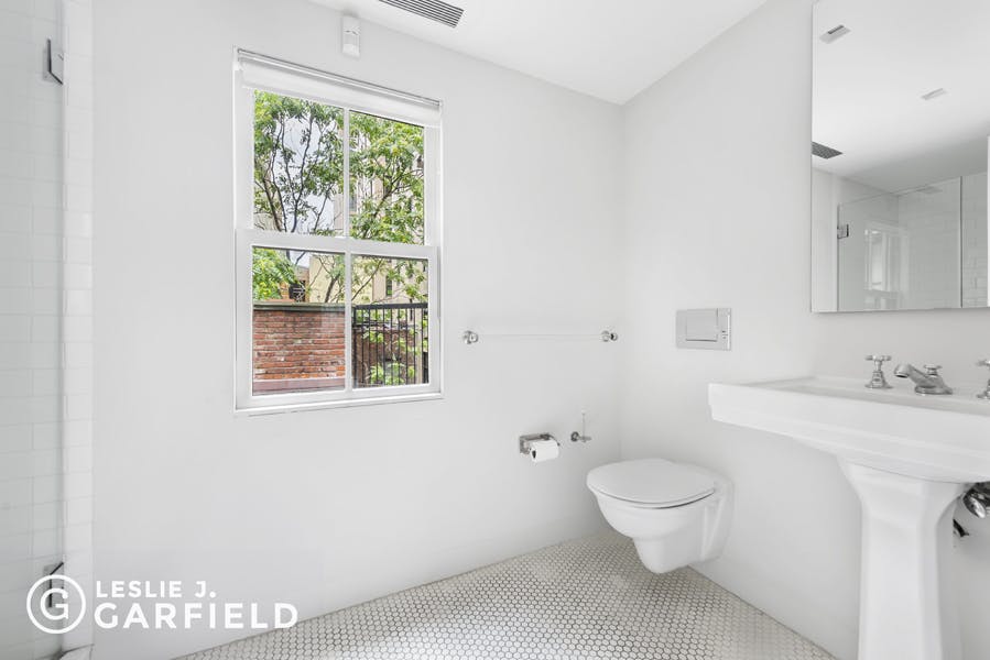 64 East 77th Street - 43a88703-21d9-4d31-8b43-5bc860f07760 - New York City Townhouse Real Estate