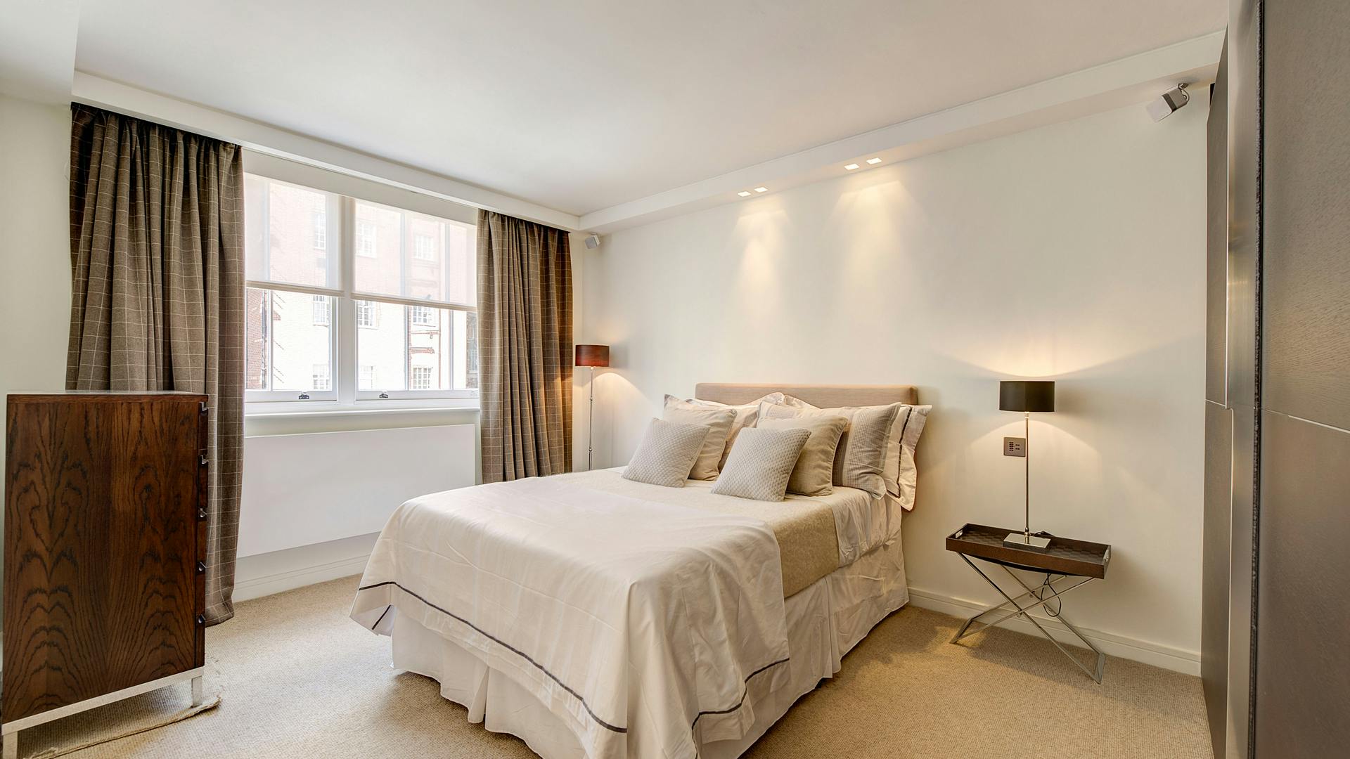 Grosvenor Square - - New York City Townhouse Real Estate