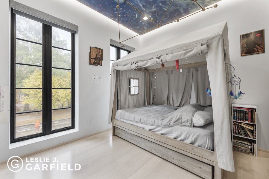 204 Prospect Park Southwest - b9717650-7b0f-44d1-97c2-95e8df07873c - New York City Townhouse Real Estate