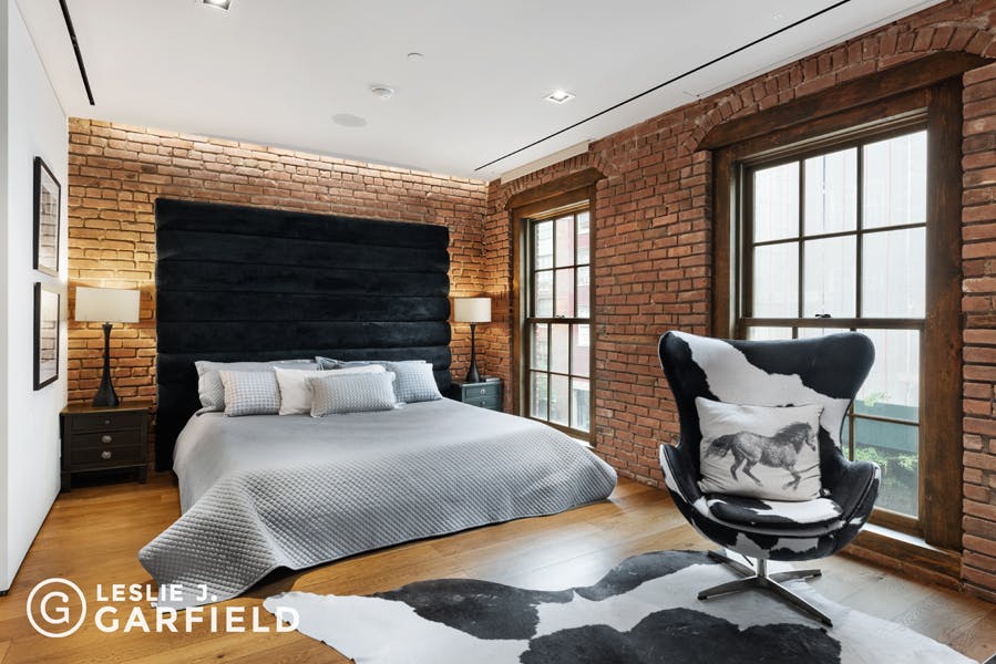 80 Washington Place - 8c805fa1-d9e9-48a2-9a88-d2d7ad76de49 - New York City Townhouse Real Estate