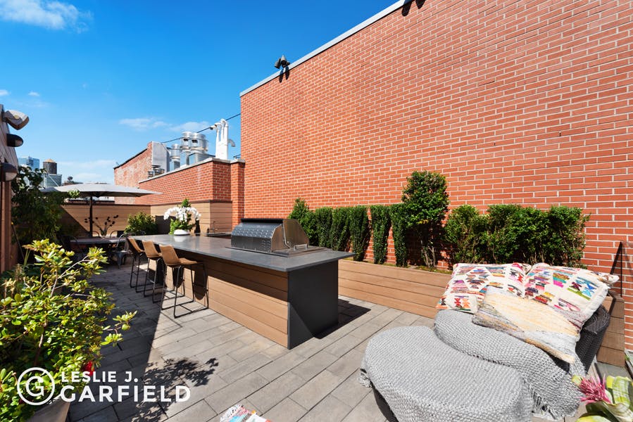 80 Washington Place - 8c805fa1-d9e9-48a2-9a88-d2d7ad76de49 - New York City Townhouse Real Estate