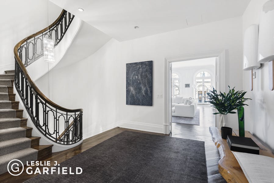 14 East 62nd Street, Triplex - 43a88703-21d9-4d31-8b43-5bc860f07760 - New York City Townhouse Real Estate