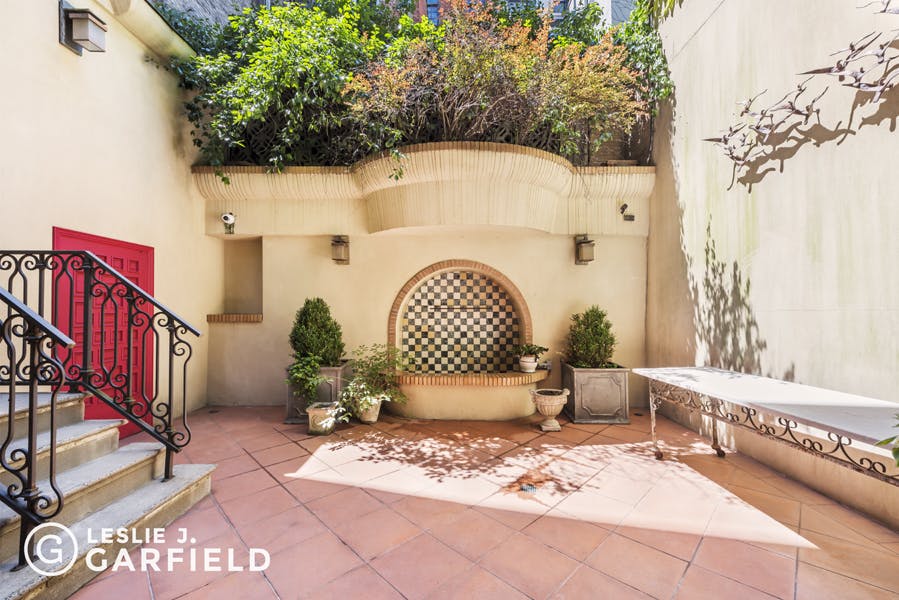 28 East 95th Street - b038d574-d8ae-427c-9e0c-a8b0f7924bfd - New York City Townhouse Real Estate