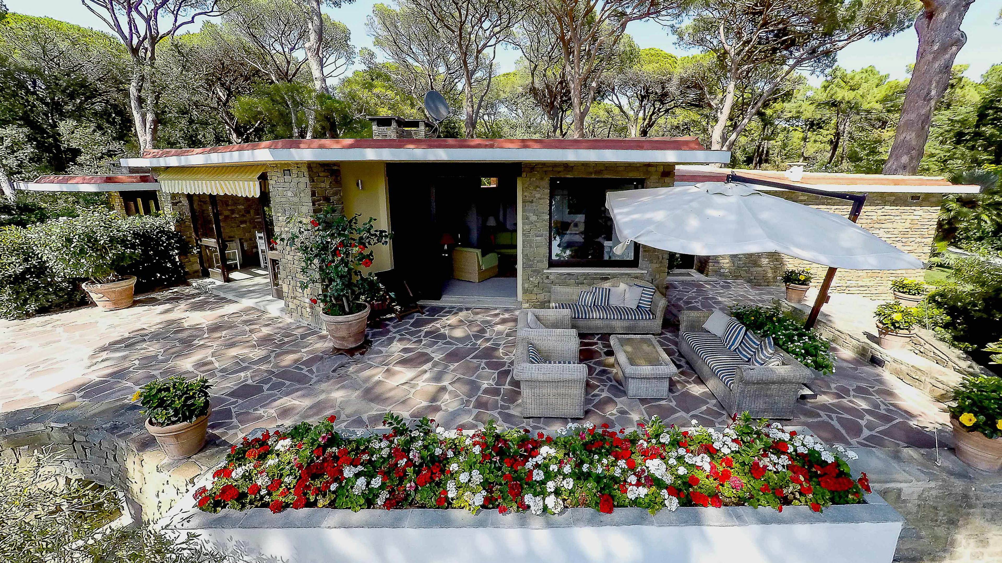 Roccamare, Italy - - New York City Townhouse Real Estate