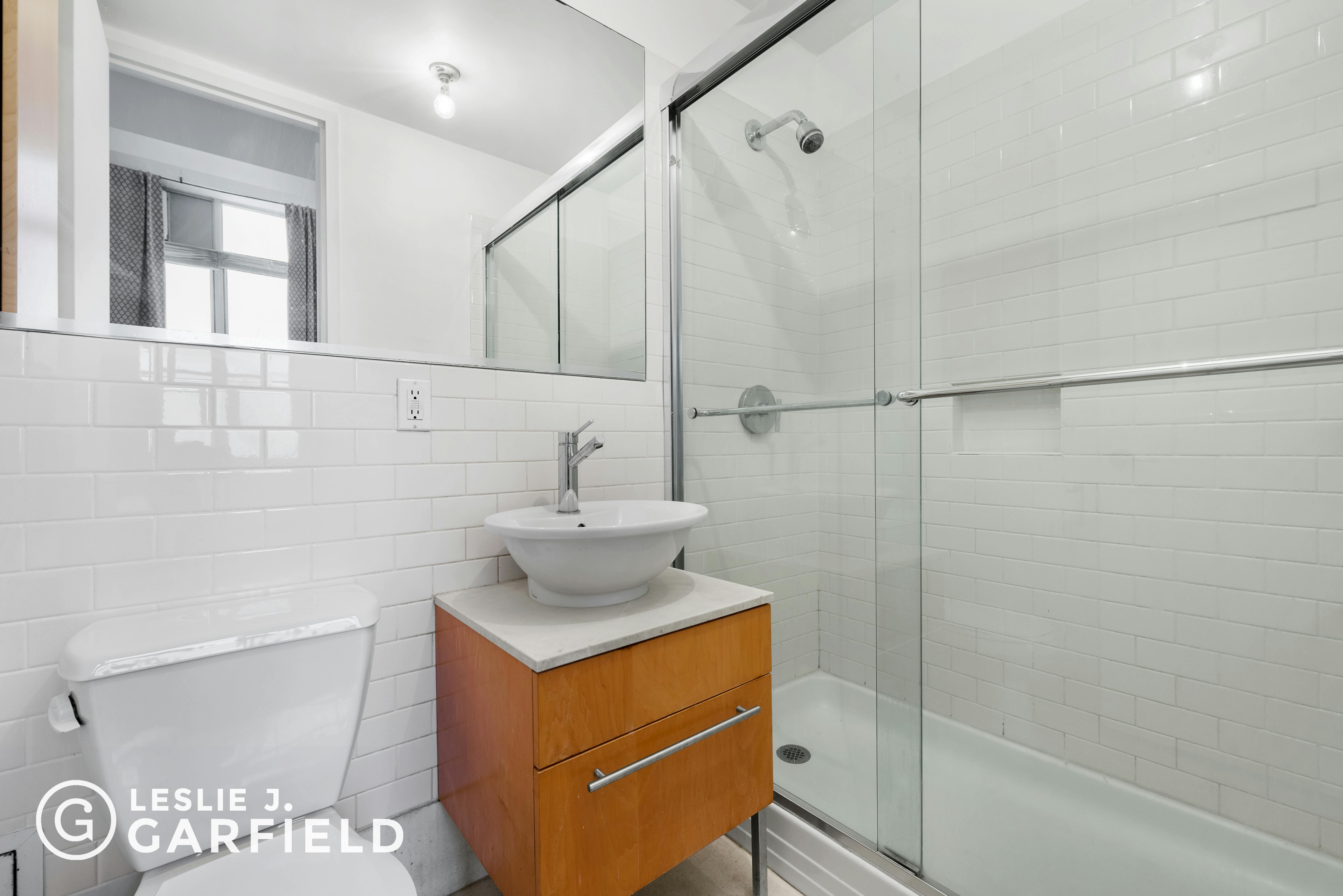 970 Kent Ave #710 - b9717650-7b0f-44d1-97c2-95e8df07873c - New York City Townhouse Real Estate