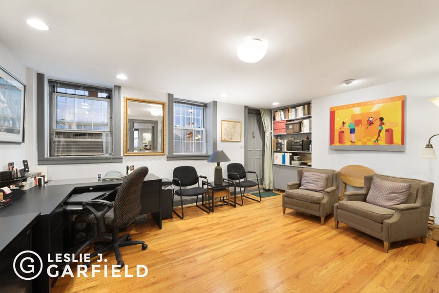 5 Minetta Lane - 8c805fa1-d9e9-48a2-9a88-d2d7ad76de49 - New York City Townhouse Real Estate
