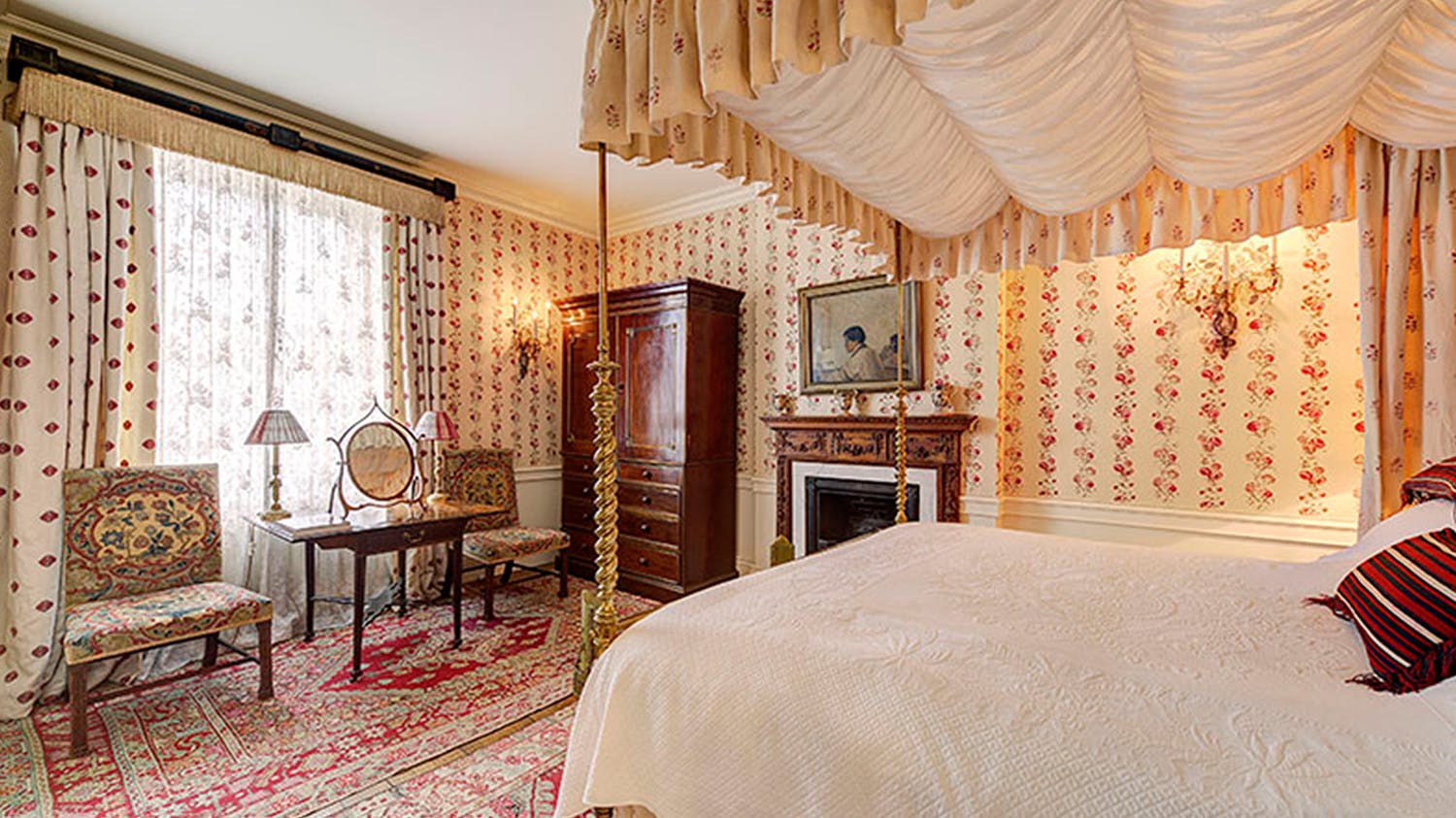 Wilton Crescent - - New York City Townhouse Real Estate