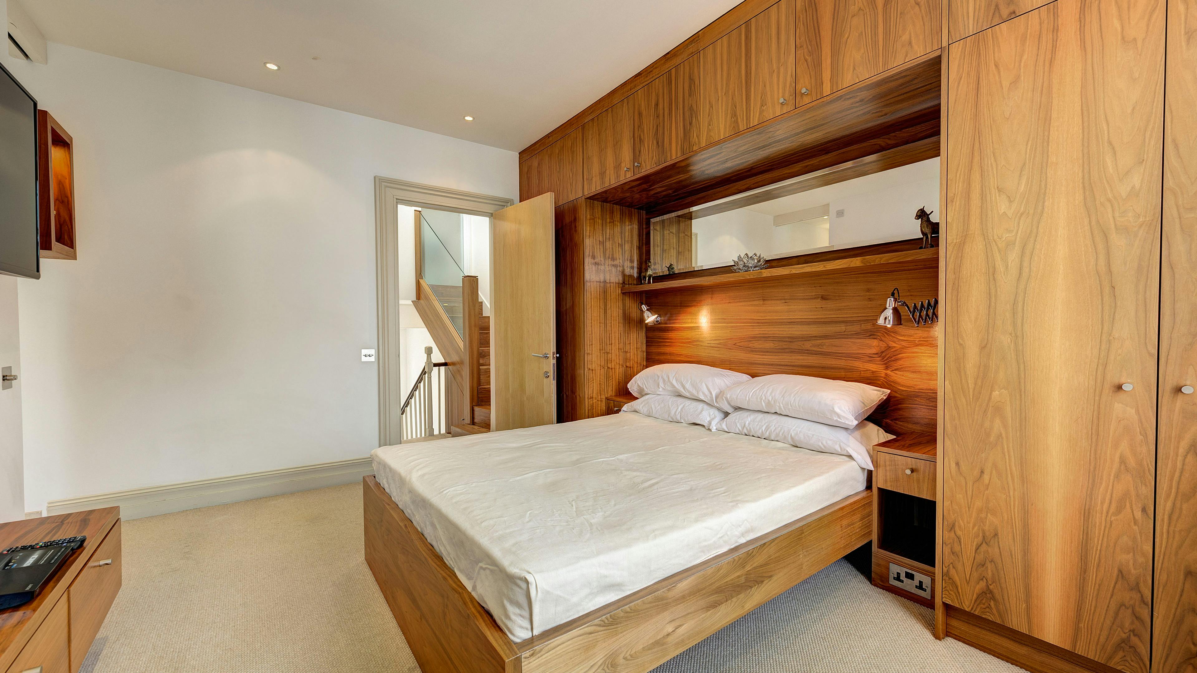 Montpelier Street - - New York City Townhouse Real Estate